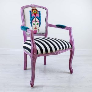 veronica-roosa-tugitool-triibuline-kangas-kangamaaling-kolmas-silm-handmade-armchair-with-painting-kolmas-silm-third-eye-strips-turquoise