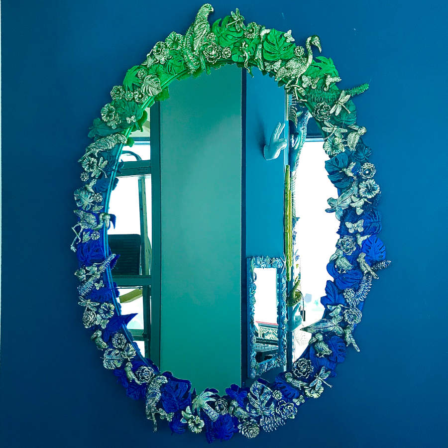 Зеркало красота. Цветное зеркало. Зеркала с цветным венецианским стеклом. Зеркало комбинированное с цветным зеркалом. Зеркало Алиса (z3).