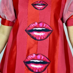 lips-red-dress