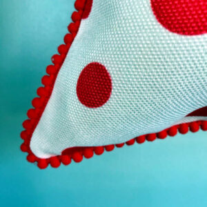 red-lips-pillow