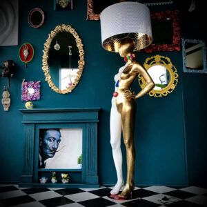 lamp-mannequin-gold