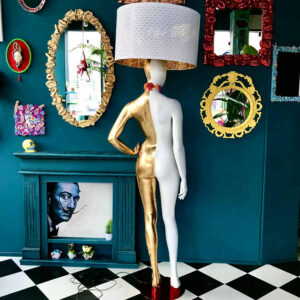 white-lamp-mannequin